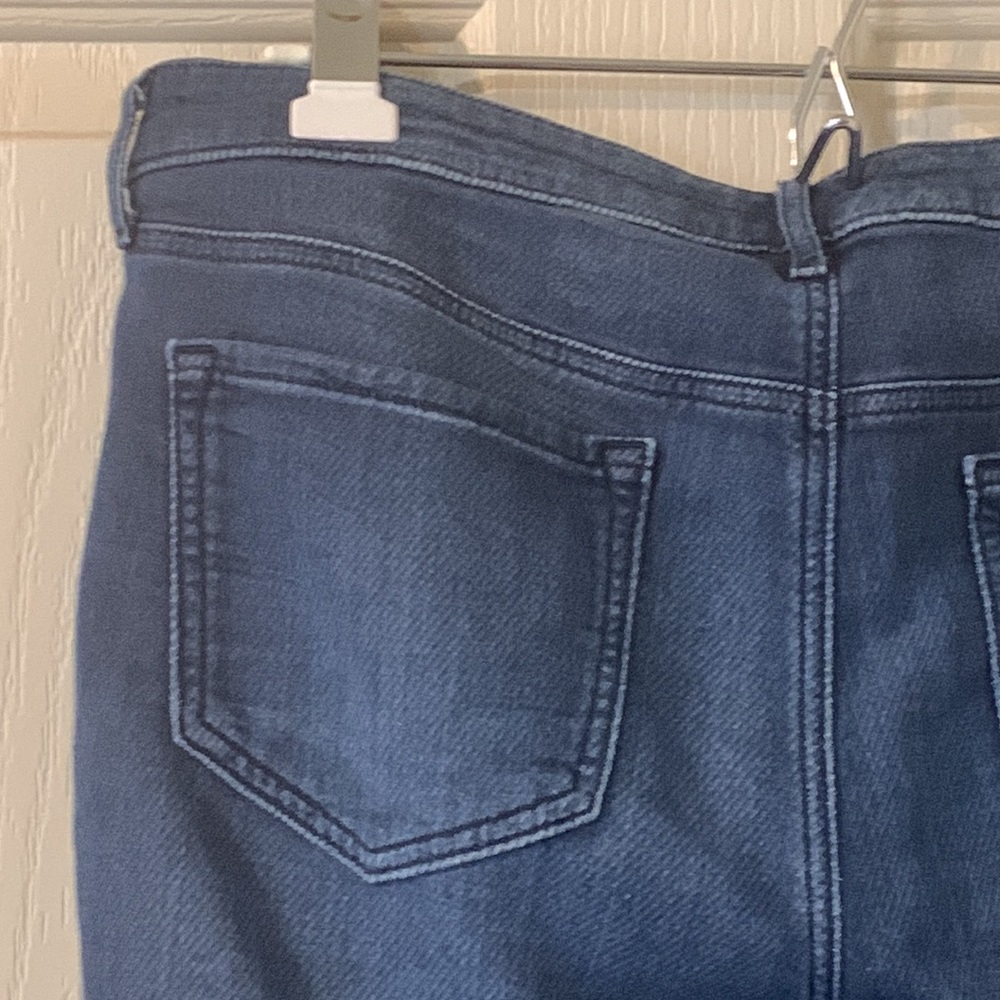 EUC Old Navy Rockstar Jeans - Picture 5 of 6